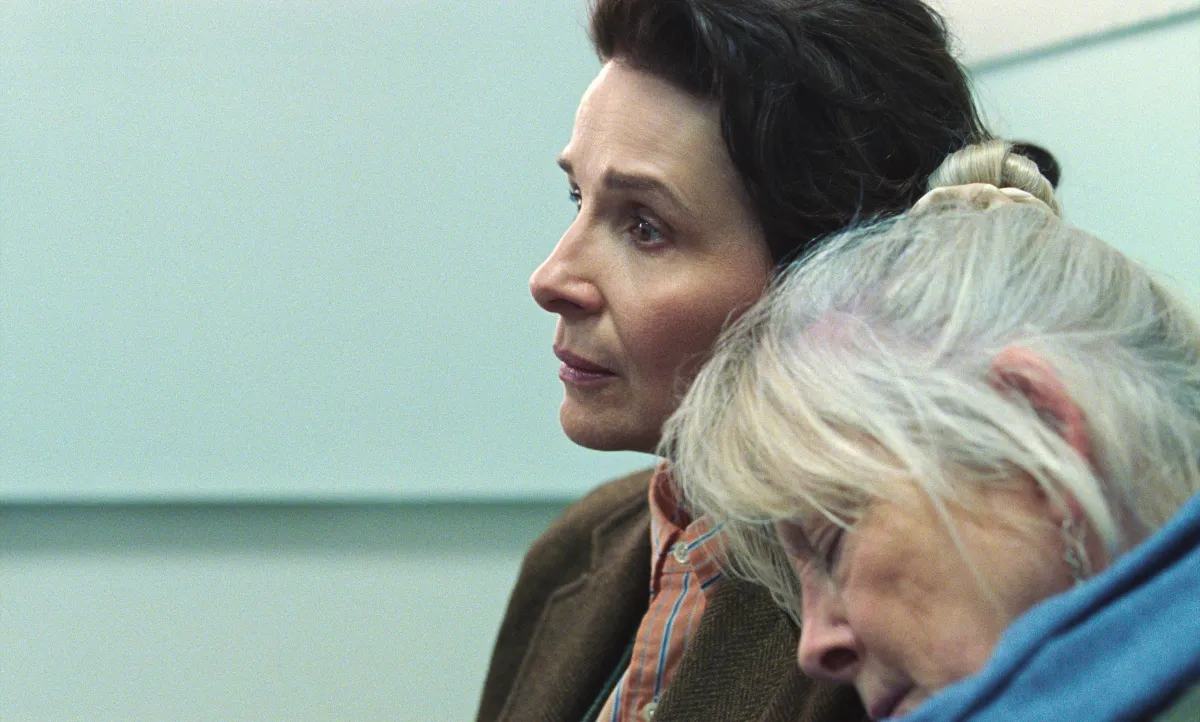 ‘Queen at Sea’ Review: Juliette Binoche Guides Director Lance Hammer Back to Screens with a Searing Film About Dementia and Consent